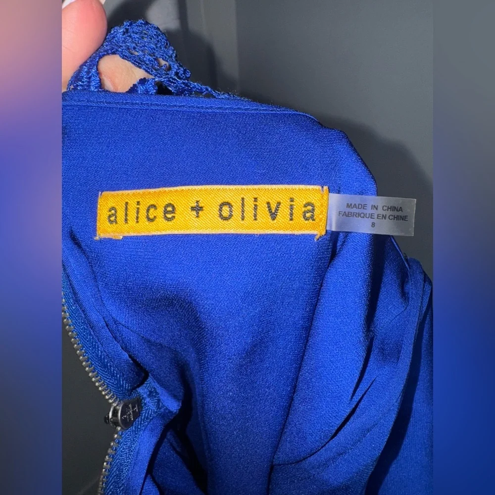 Alice + Olivia Clover Lace Backless Guipure Dress Bodycon in Cobalt Blue/ US 2-4 - Picture 6 of 9